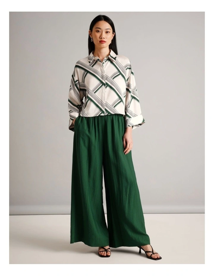 Crinkle Elastic Waist Pant in Dark Green image 4