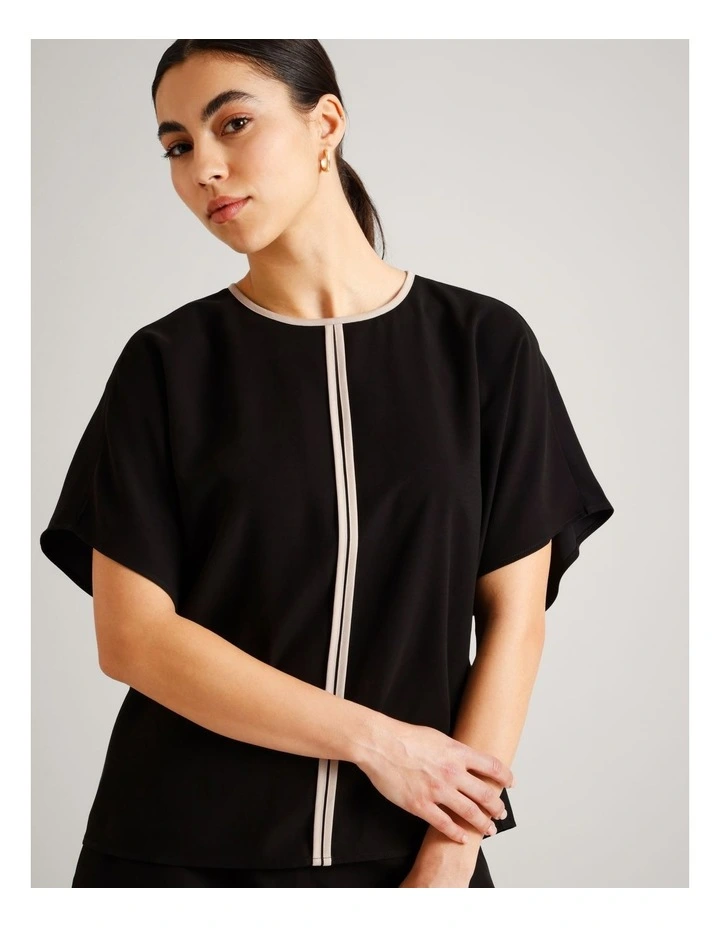 Viscose Blend Keyhole Top in Black image 2