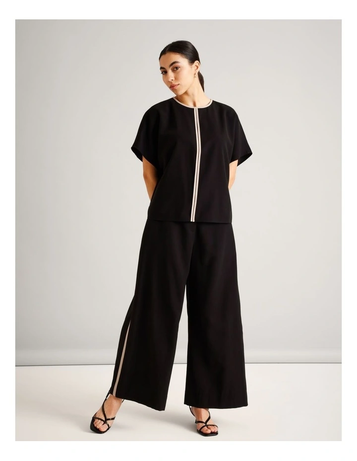 Viscose Blend Keyhole Top in Black image 6
