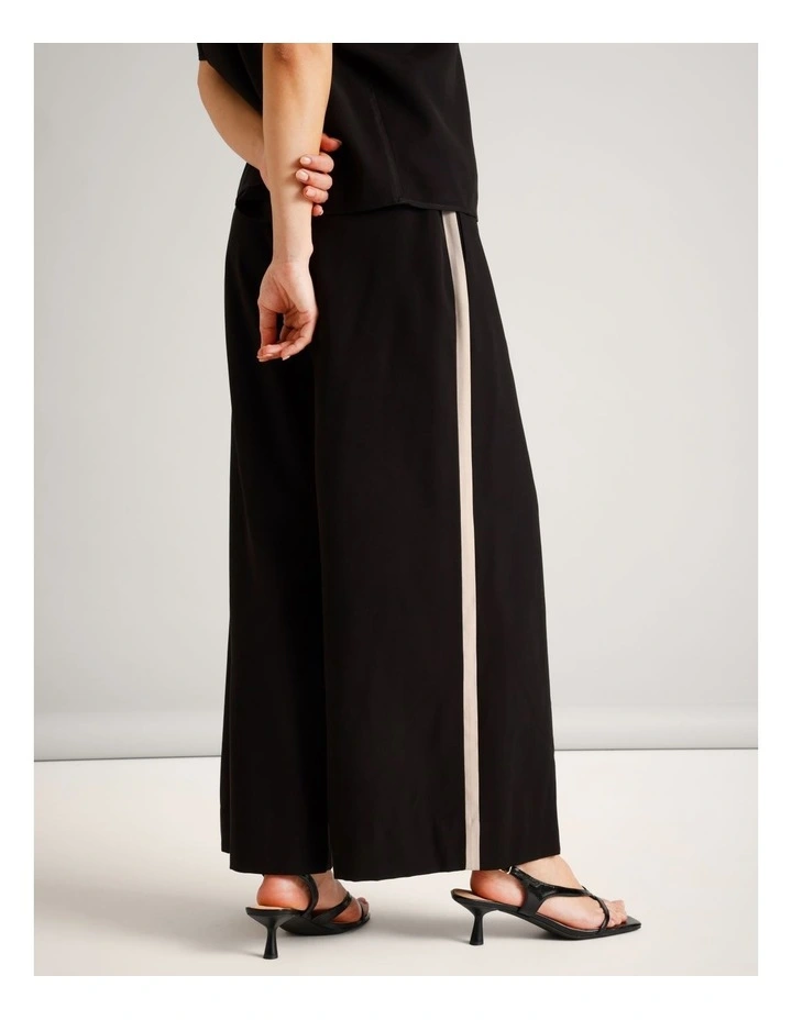 Sandwashed Viscose Blend Contrast Detail Pant in Black image 4