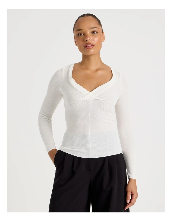 Twist V-Neck Long Sleeve Knit Top in Cream image 2
