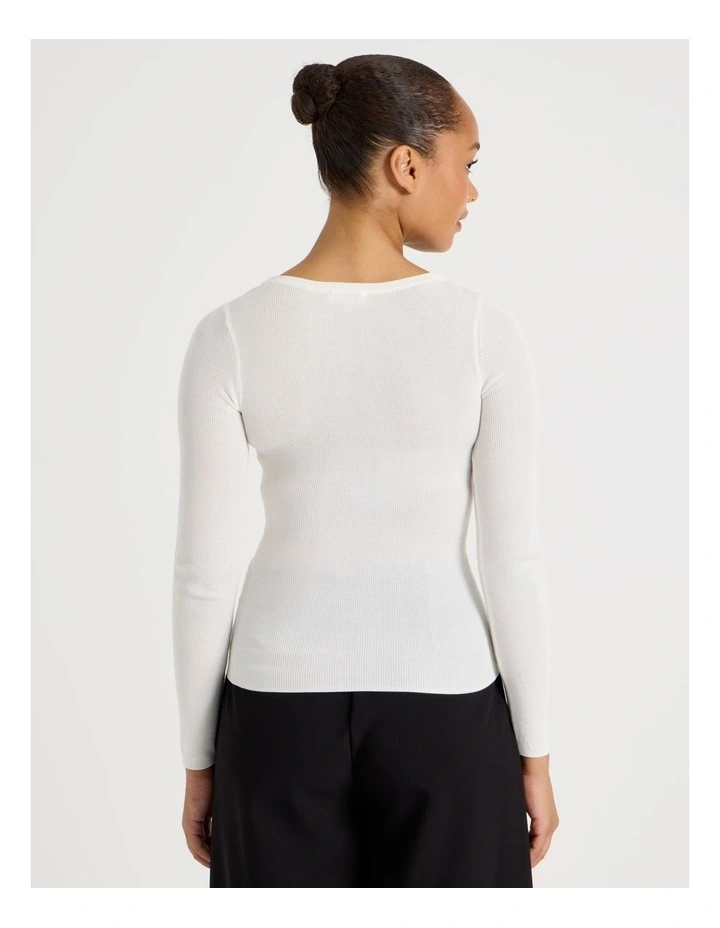 Twist V-Neck Long Sleeve Knit Top in Cream image 5