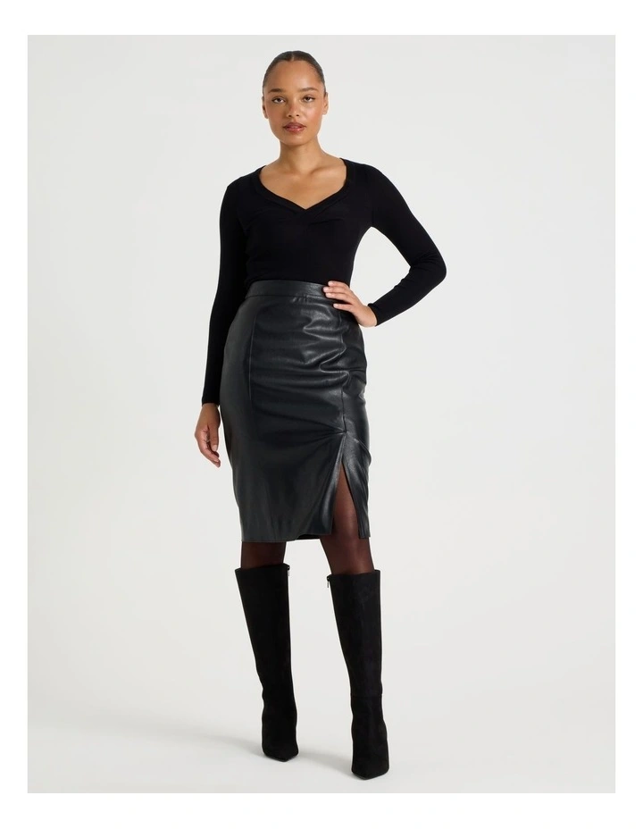Twist V-Neck Long Sleeve Knit Top in Black image 7