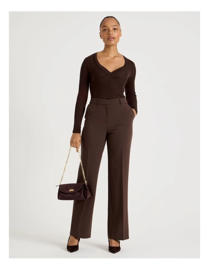 Twist V-Neck Long Sleeve Knit Top in Chocolate image 3