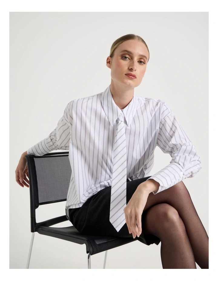 Oversized Striped Shirt With Tie in Black/White image 1