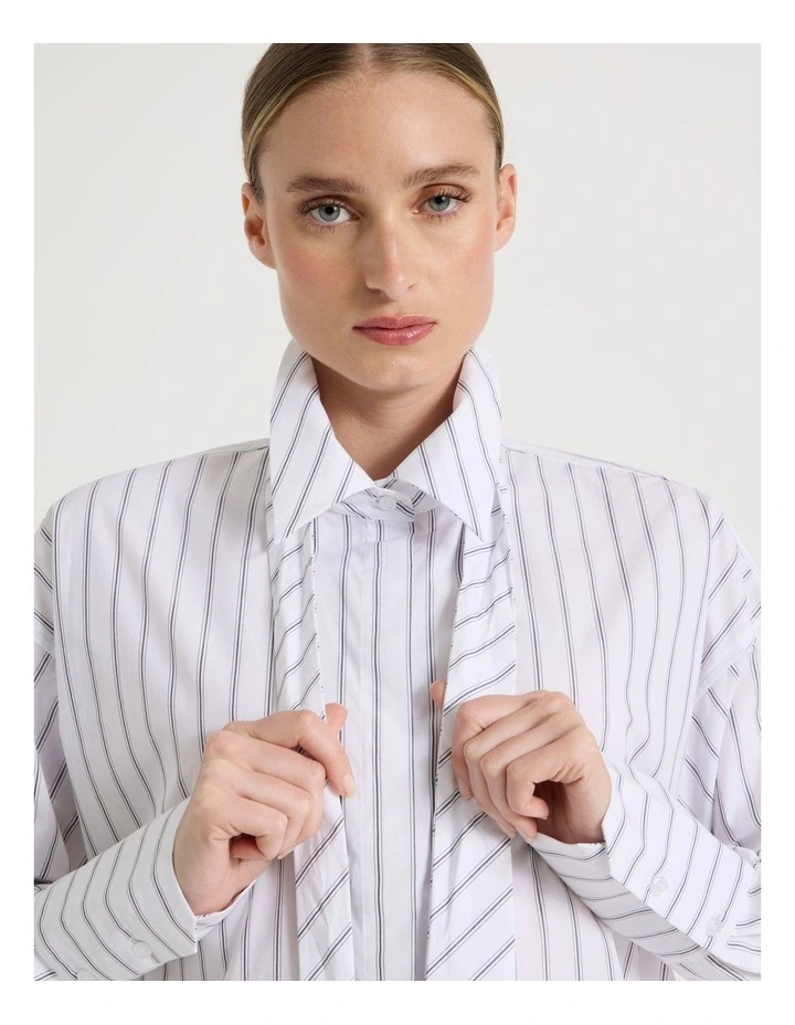 Oversized Striped Shirt With Tie in Black/White image 5
