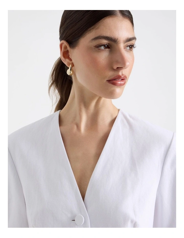 Cotton Linen Blend Collarless Oviod Sleeve Top in White image 5