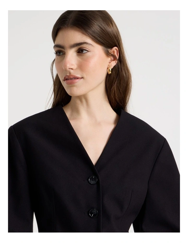 Oviod Sleeve Collarless Blazer in Black image 3