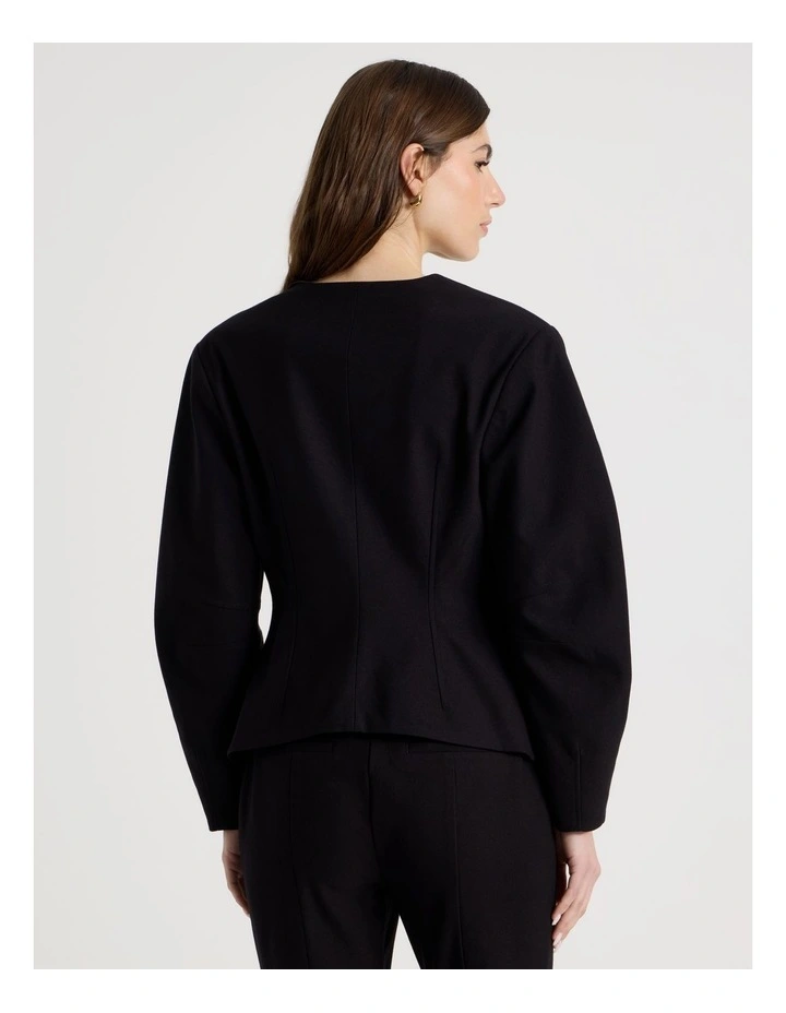 Oviod Sleeve Collarless Blazer in Black image 6