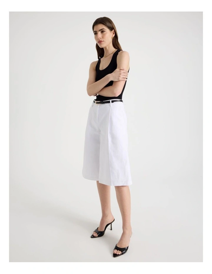 Cotton Linen Blend Mid Rise Bermuda Shorts in White image 3