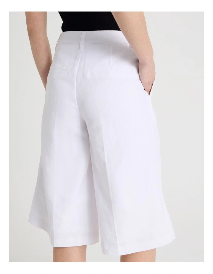 Cotton Linen Blend Mid Rise Bermuda Shorts in White image 7