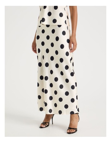 White/ Black Spot colour