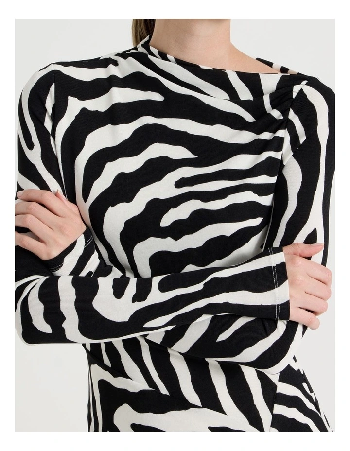 Long Sleeve Ruched Midi Dress in Black/White image 3