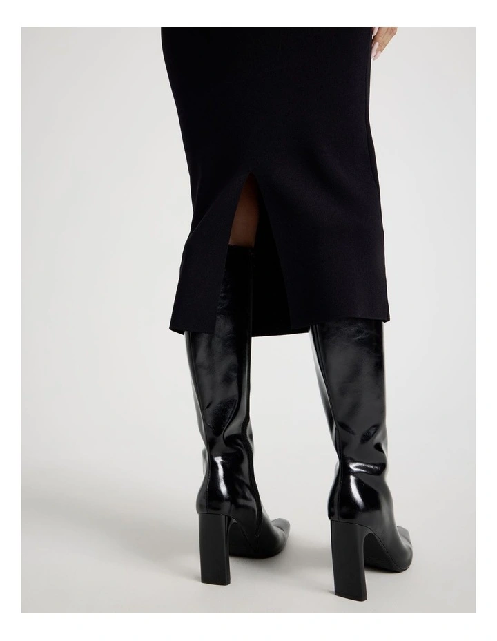Wire Insert Short Sleeve Knit Dress in Black image 7