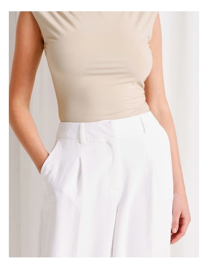 Pleat Front Wide Leg Pant in White image 5