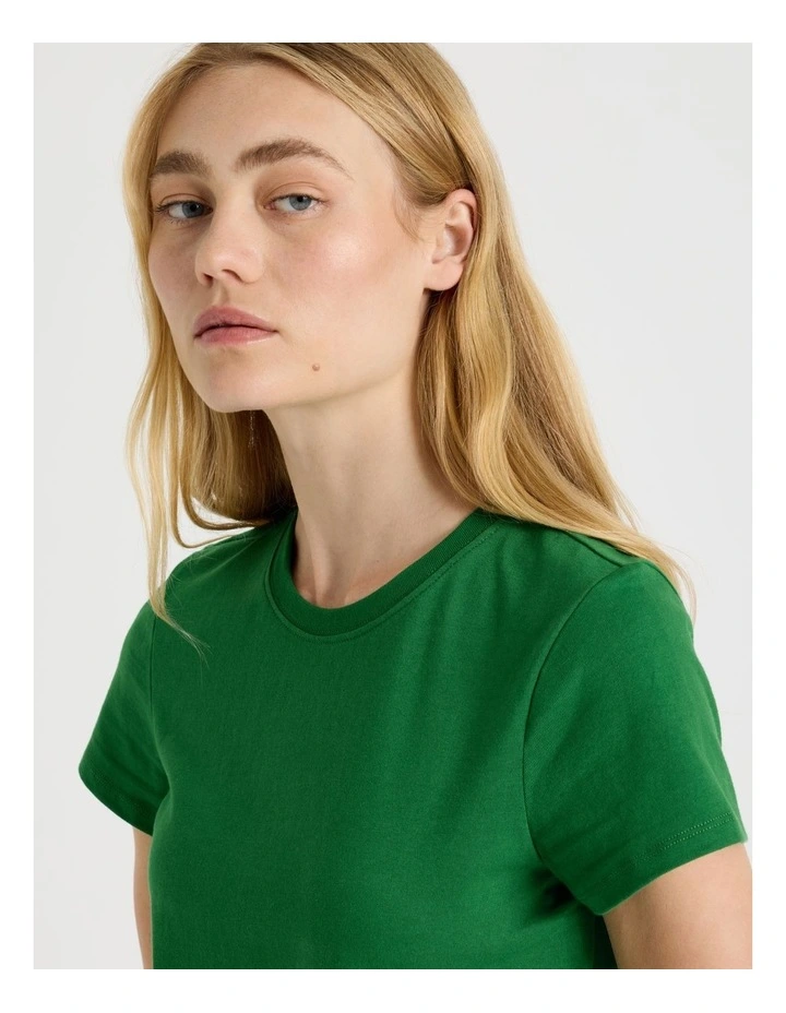 Short Sleeve Crop Tee in Green image 6