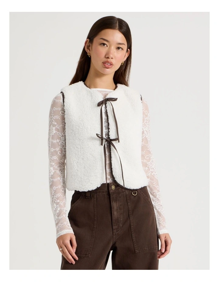 Boucle Vest in Snow White image 5