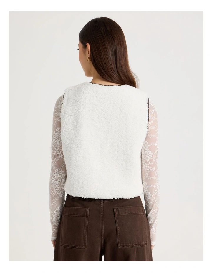 Boucle Vest in Snow White image 6