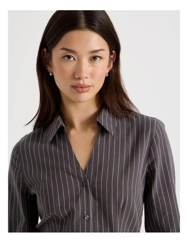 Fitted Long Sleeve Shirt in Charcoal and Snow White Pinstripe image 3