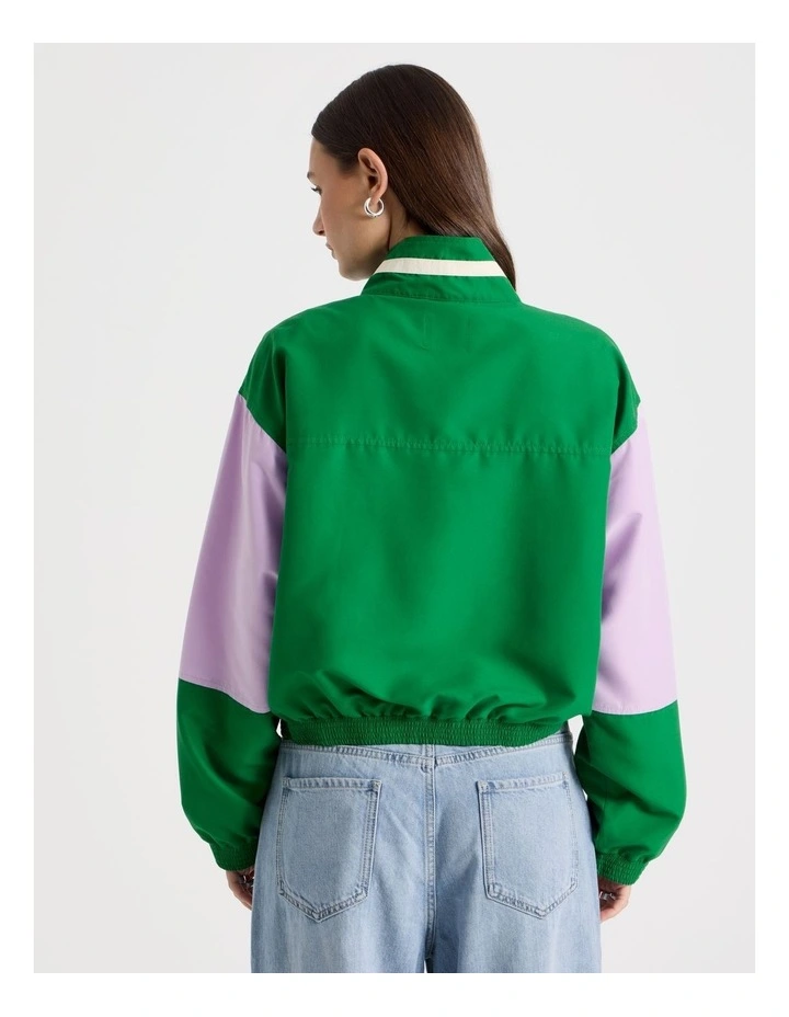 Windbreaker Pull Over in Verdant Green and Orchid Bloom image 5