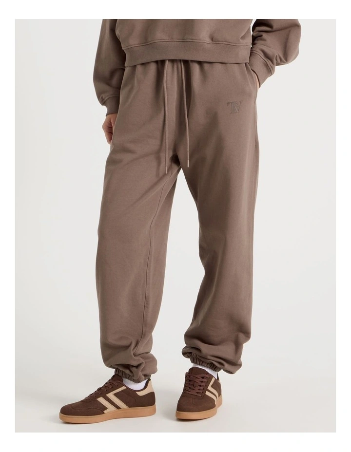 70'S Jogger in Taupe image 2