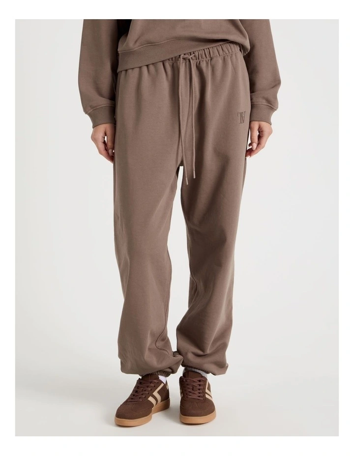 70'S Jogger in Taupe image 4