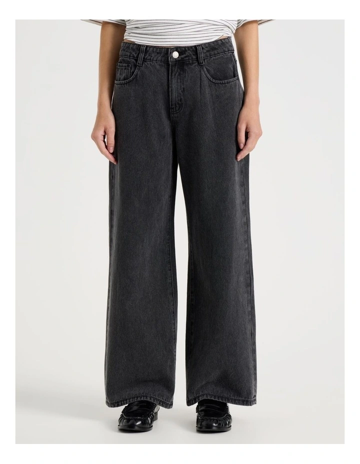 Low Rise Baggy Jeans in Black image 2