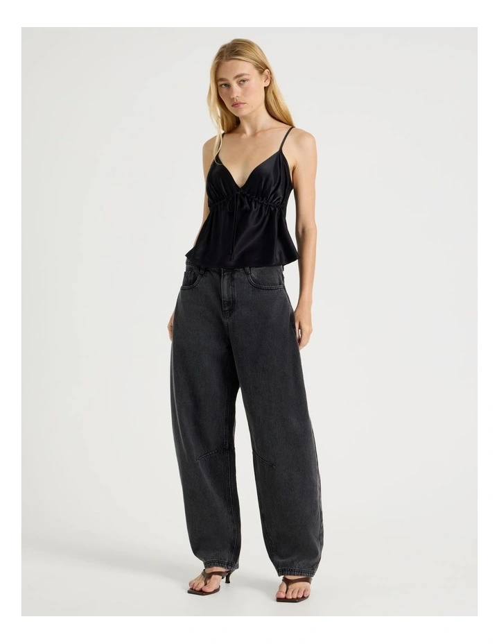 Mid Rise Barrel Leg Jeans in Black image 7