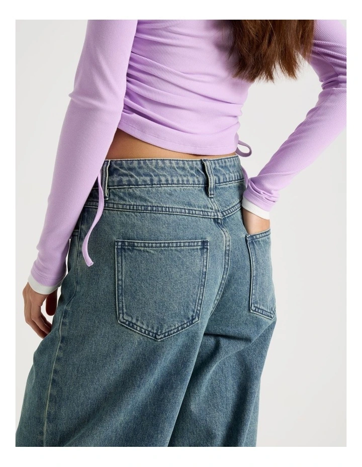 Mid Rise Barrel Leg Jean in Mid Blue Wash image 7