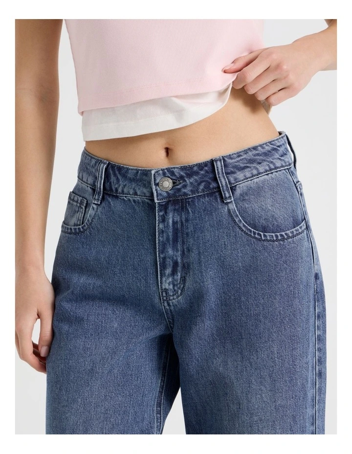 Low Rise Baggy Leg Jean in Mid Blue Wash image 4