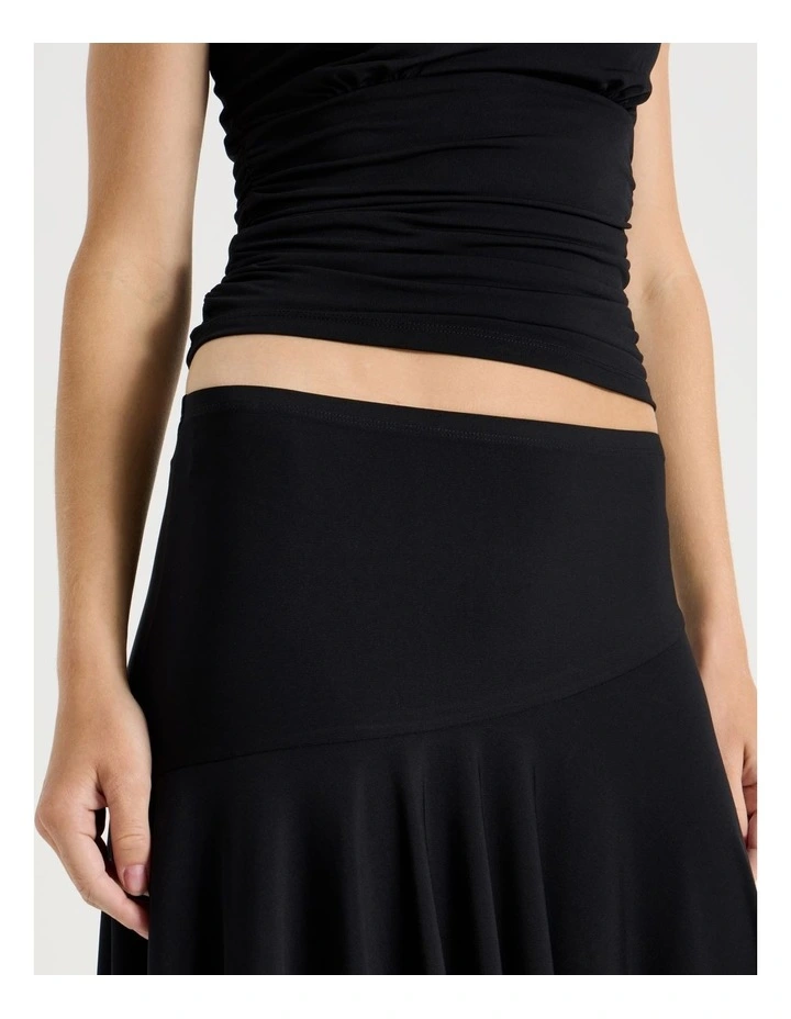 Asymmetric Skirt in Black image 5