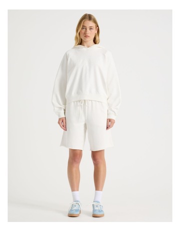 SNOW WHITE 11-0602 colour