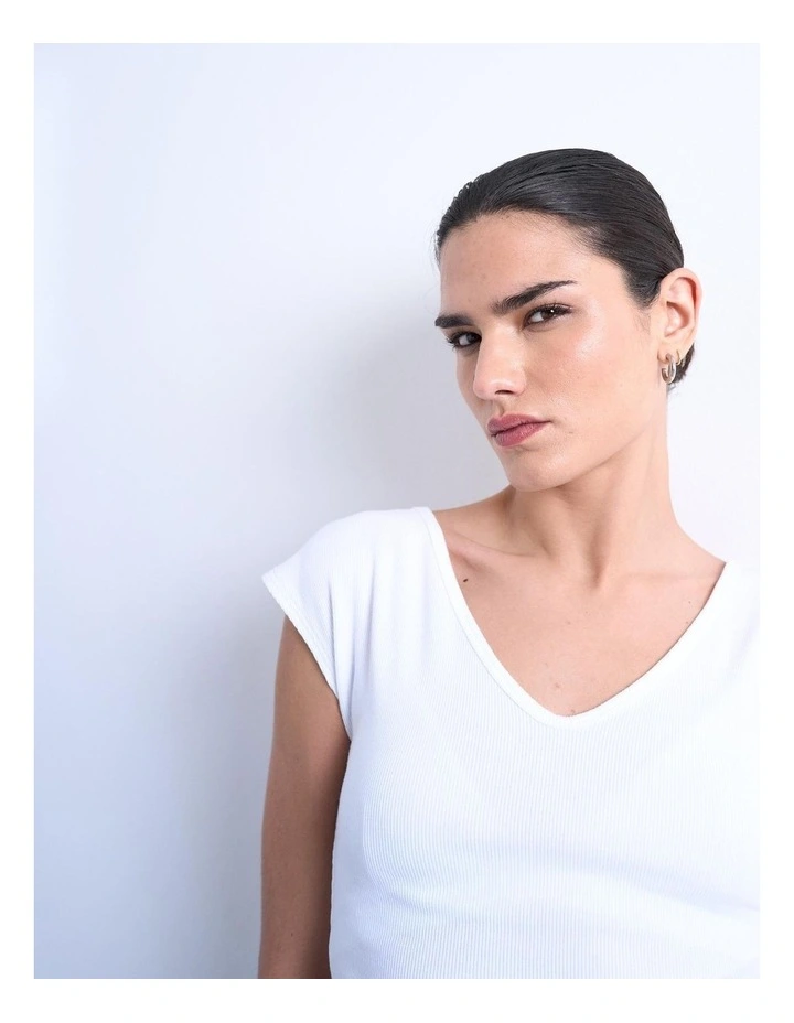 Lissy V-Neck T-shirt in White image 2