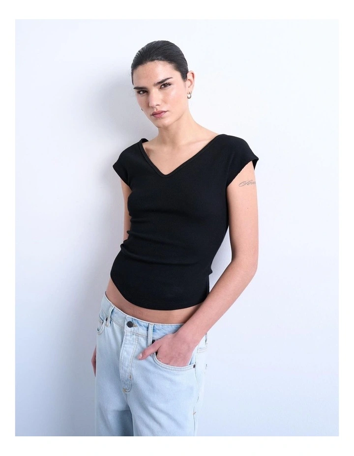 Lissy V-Neck T-shirt in Black image 1