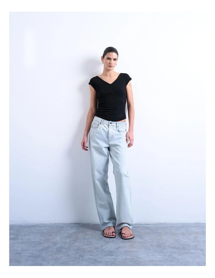 Lissy V-Neck T-shirt in Black image 3