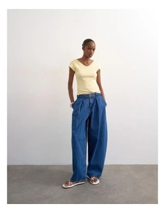 Lissy  V-neck T-shirt in Lt Yellow