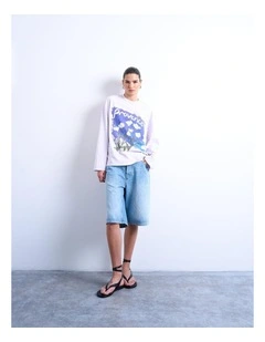 Lina O-Neck Graphic T-shirt in Purple