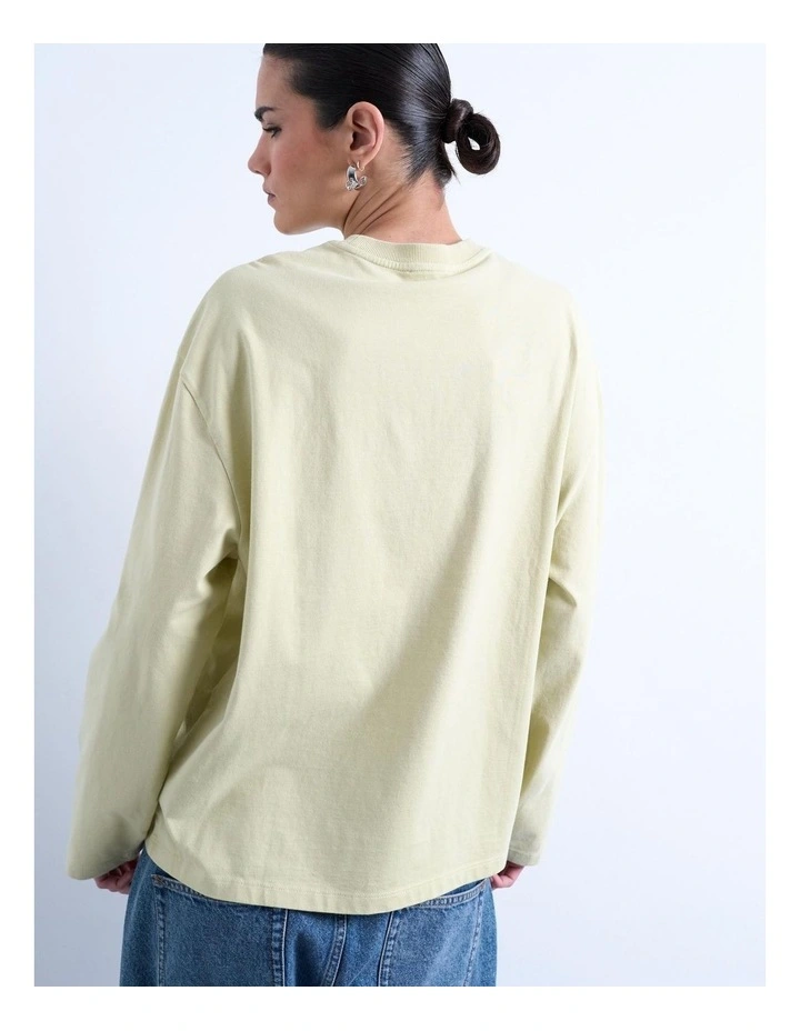 Carin Graphic T-shirt in Green image 4