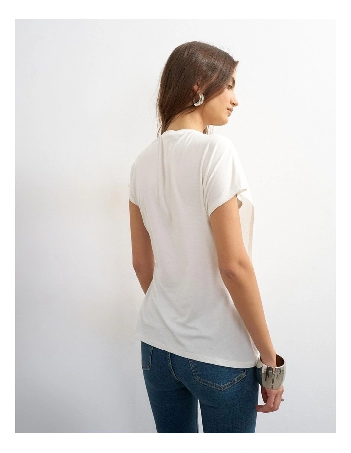 CHLOE HITCH DETAILED T-SHIRT image 4