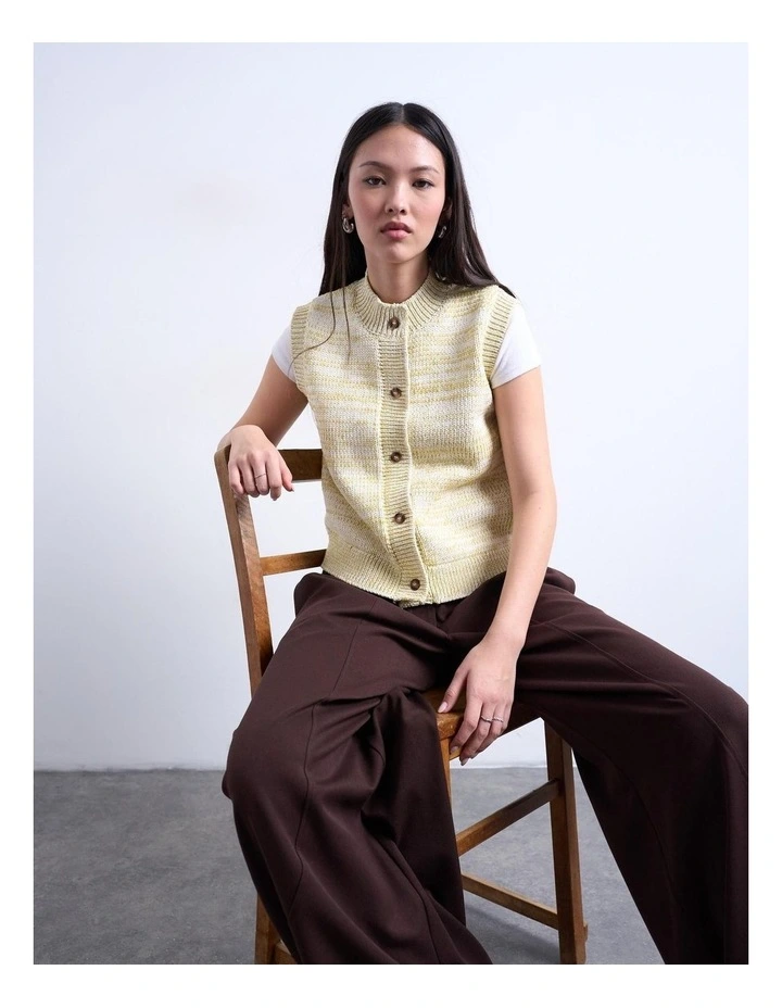 Dory O-Neck Vest in Green image 1