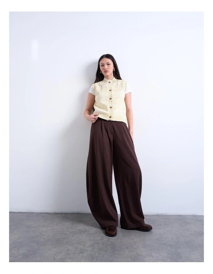 Dory O-Neck Vest in Green image 2