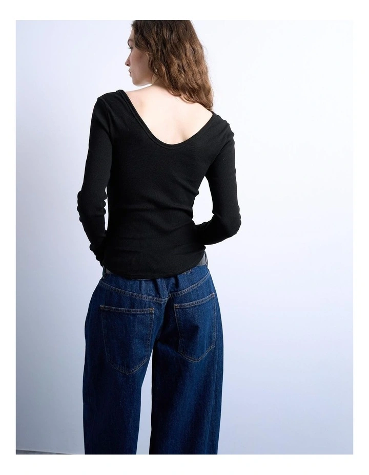 Wendy V-neck Top in Black image 3