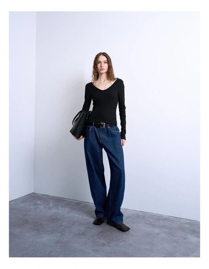 Wendy V-neck Top in Black image 4