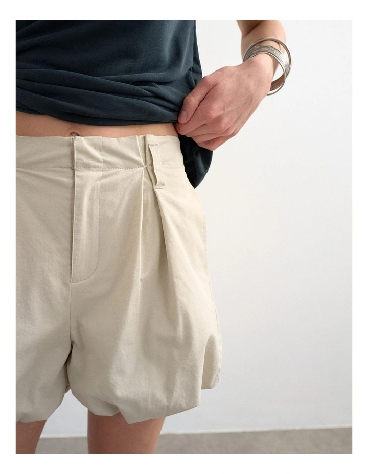 Freya Bubble Hem Cargo Short Wvn image 4