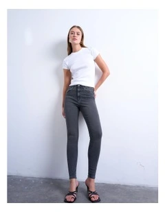 Jamie High Rise Skinny Jeans in Black