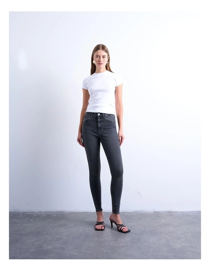 Jamie High Rise Skinny Jeans in Black image 2