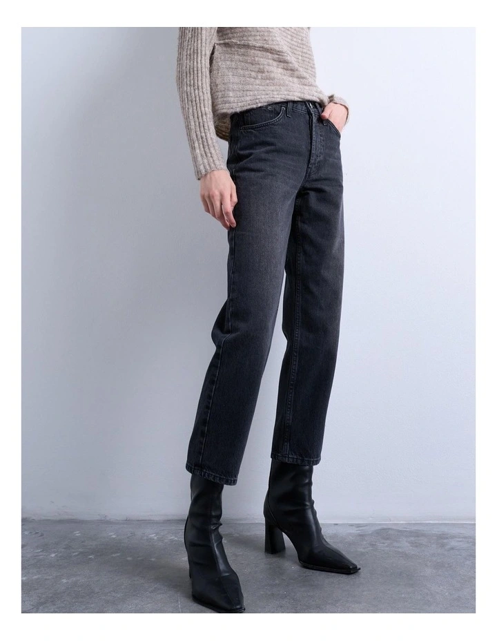 Runway Cropped Jeans in Black image 2