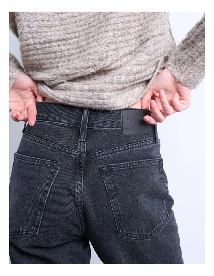 Runway Cropped Jeans in Black image 4