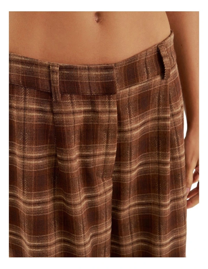 Tove Trousers in Brown image 3
