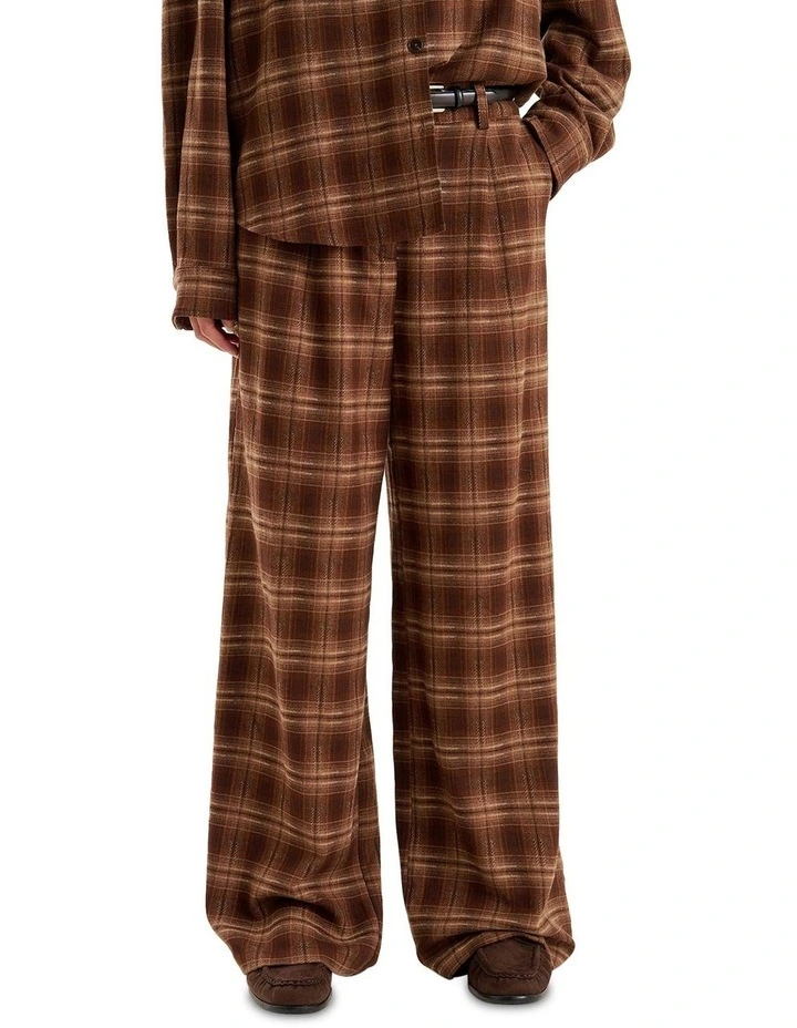 Tove Trousers in Brown image 4